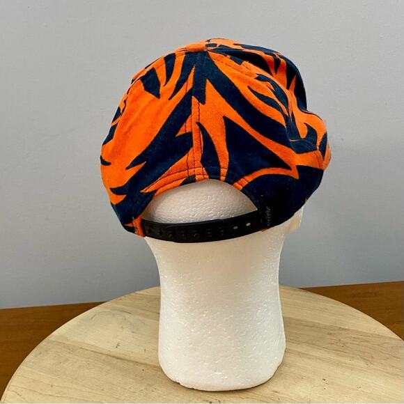 ZUBAZ VTG NFL CHICAGO BEARS STRIPED STRAPBACK MENS HAT AOP MADE IN USA - Picture 3 of 11